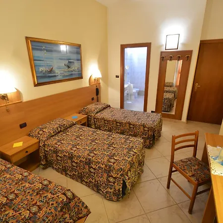 Eden Hotel 3*