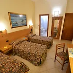 Eden Hotel 3*
